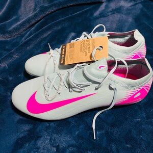 Nike Women's Athletic Shoes - White and Pink